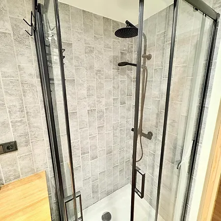 Апартаменти Skaists Kiegelu Studijas Dzivoklis Rigas Centra