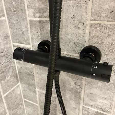 アパート Skaists Kiegelu Studijas Dzivoklis Rigas Centra